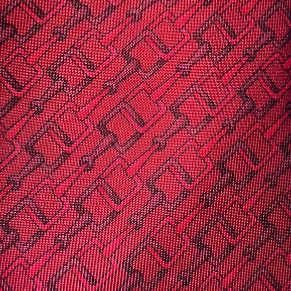 Gucci Red 100%Silk Men’s Tie, Vintage excellent condition, classic Gucci Pattern - Picture 5 of 7
